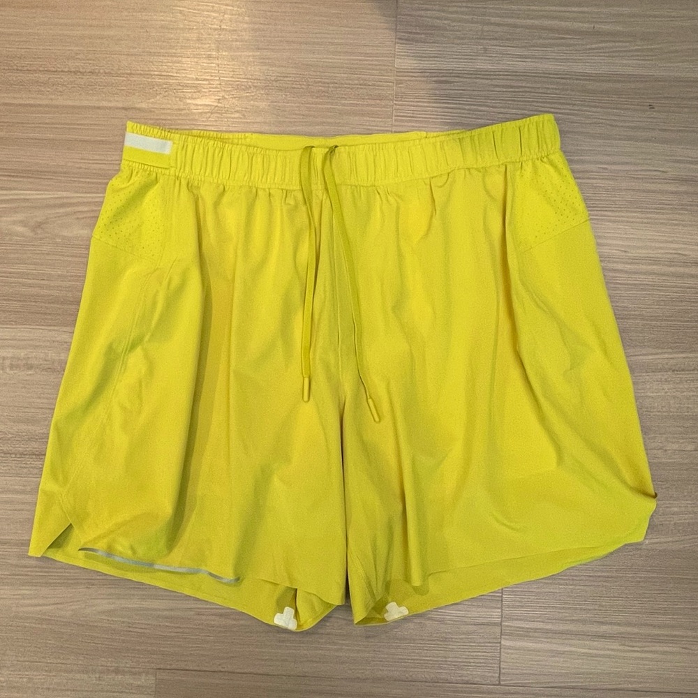 Men’s LuluLemon Exercise Shorts